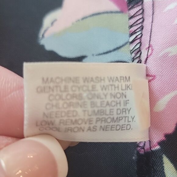 PJ set. Size S. Floral 100% polyester silk feel. - Picture 5 of 7